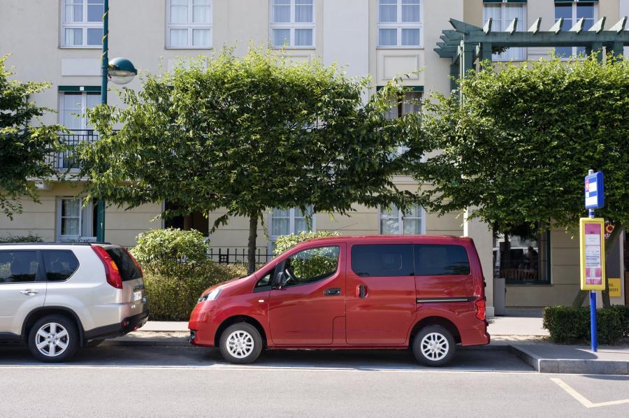  Nissan NV200 2009 года  (фото 94 из 108)